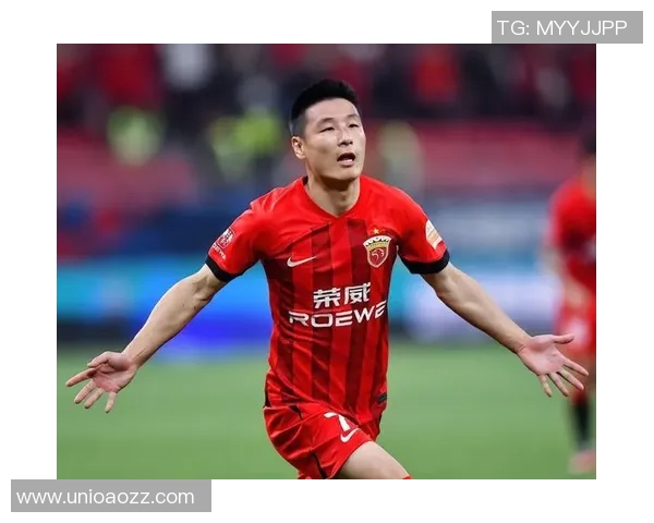 足球明星携手喷雾水杯开启直播新体验引发球迷热议